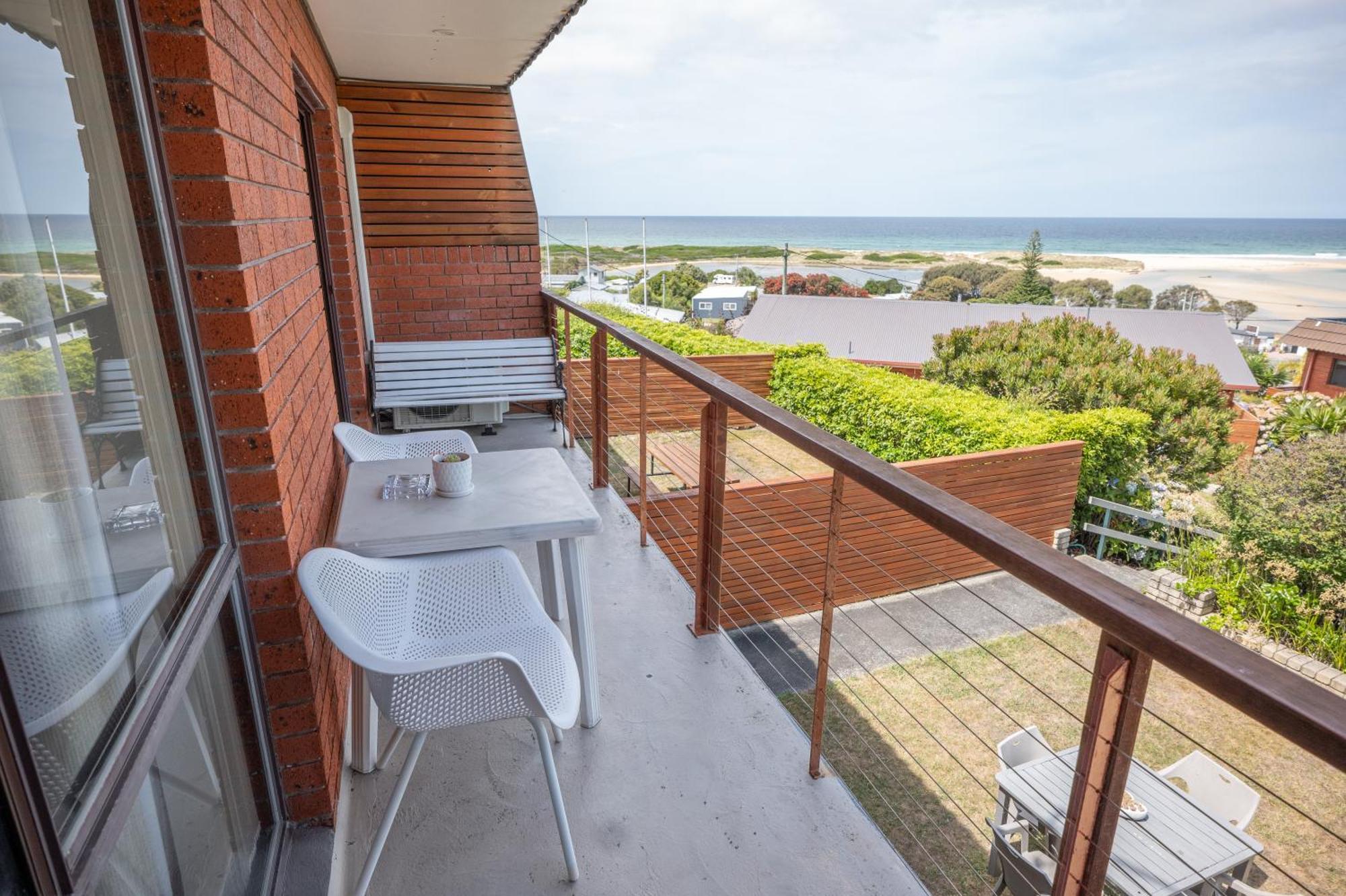 Blue Seas Holiday Villas Scamander Exterior photo